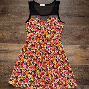 Every 1 by Janette Plus floral dress Medium sweetheart neckline mesh